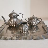 servizio da the' con vassoio in peltro d'arte ital