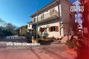 Piano rialzato e ingresso indipendente