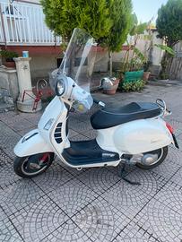 Vespa 300