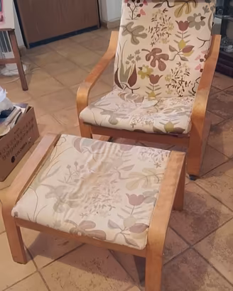 Poltrona Ikea Poang con poggiapiedi