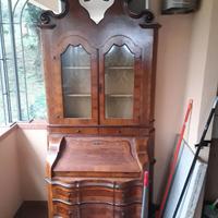 Trumeau finemente realizzato in radica di noce