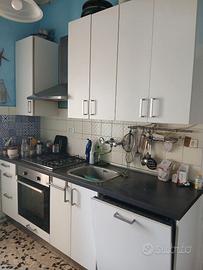 Cucina completa di elettrodomestici
