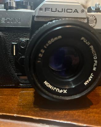 Fujica STX-1 con un obiettivo Fujinon 50mm f/1.8