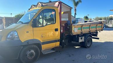 Autocarro usato con gru