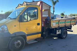 Autocarro usato con gru