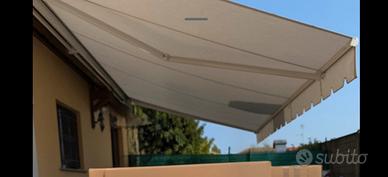 Tenda da sole elettrica con telecomando