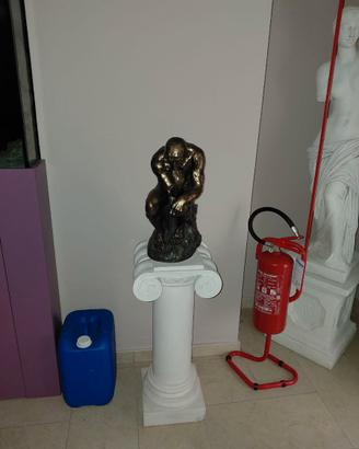 Statue, capitelli e fioriera gesso