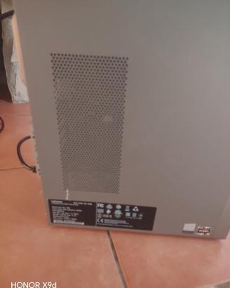 PC fisso Lenovo IdeaCentre e monitor curvo 34