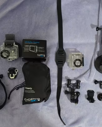GoPro Hero 2 + LCD BacPac + Kit Accessori (Nuovi)