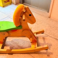 Dondolo cavallo in legno montessori