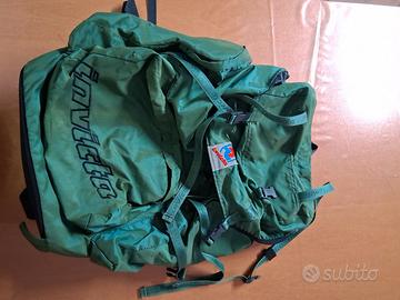 Zaino INVICTA  per campeggio