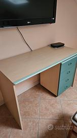 scrivania più cassettiera 