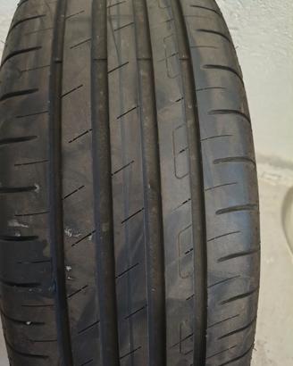 Gomme good year 215 65 R17