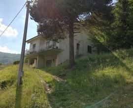 Villa in alta valbormida con recinzione fatta