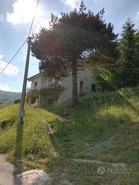 Villa in alta valbormida con recinzione fatta