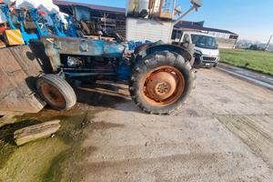 Trattore FORD 