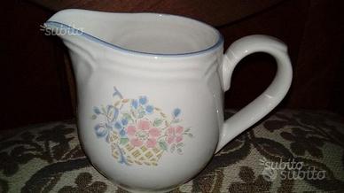 Lattiera porcellana bianca c/motivo floreale