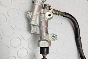 POMPA POSTERIORE YAMAHA WRF 250 2004 2005 YZF 2003