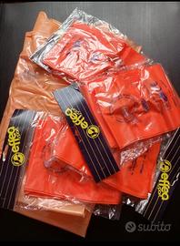 Materassino e braccetti da nuoto