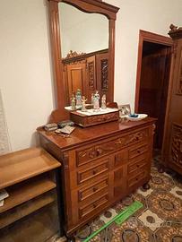 mobili usati in buone condizioni di legno