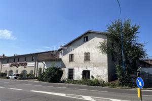 Ampio bilocale con ingresso indipendente e posto a