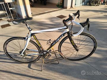 BICICLETTA SPORTIVA CARBONIO MARCA SAB