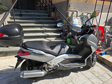 Yamaha XMAX 250