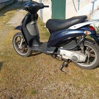 scouter piaggio liberty150