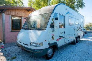 motorhome Frankia tre assi patente C1