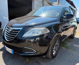 Lancia Ypsilon 1.2 69 CV 5 porte S&S Silver