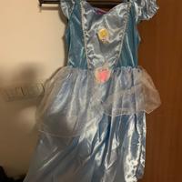 Vestito di carnevale della principessa Cenerentola