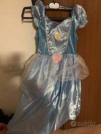 Vestito di carnevale della principessa Cenerentola