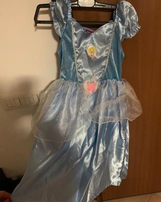 Vestito di carnevale della principessa Cenerentola
