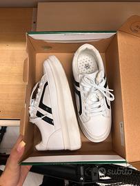 Sneakers bianche e nere con suola alta – taglia 36