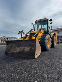 ESCAVATORE TERNA JCB 4CX