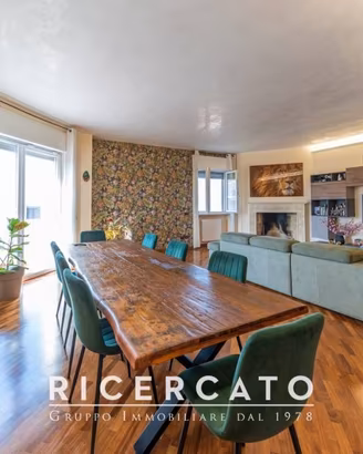 Appartamento di 150 m² con 5 locali e box auto dop