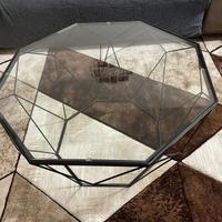 Divano letto, tavolino da caffè