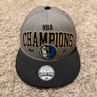 Cappello orginale NBA Champions 2011 con adesivi