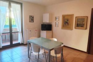 Bilocale a Bernareggio-balcone e box auto