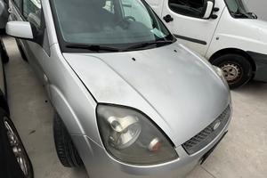 RICAMBI AUTO USATA Ford fiesta  1400 diésel  2006
