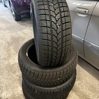 4 gomme invernali al 90% 215/50 r 17
