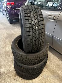 4 gomme invernali al 90% 215/50 r 17
