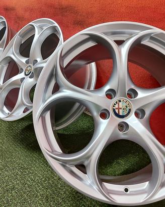 Cerchi Alfa Romeo Giulia Originali 8Jx19 - 9Jx19