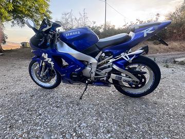 Yamaha R1 1998