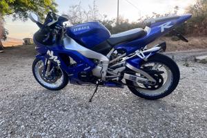 Yamaha R1 1998