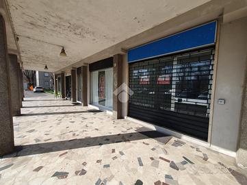 NEGOZIO A BRESCIA