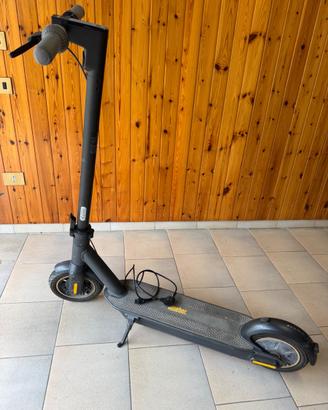 Monopattino elettrico Ninebot g30 Max