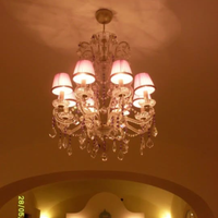 Lampadario in cristallo a 8 bracci