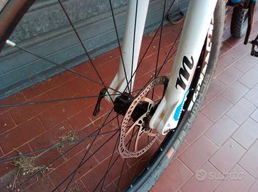 BMX  b-twin bici