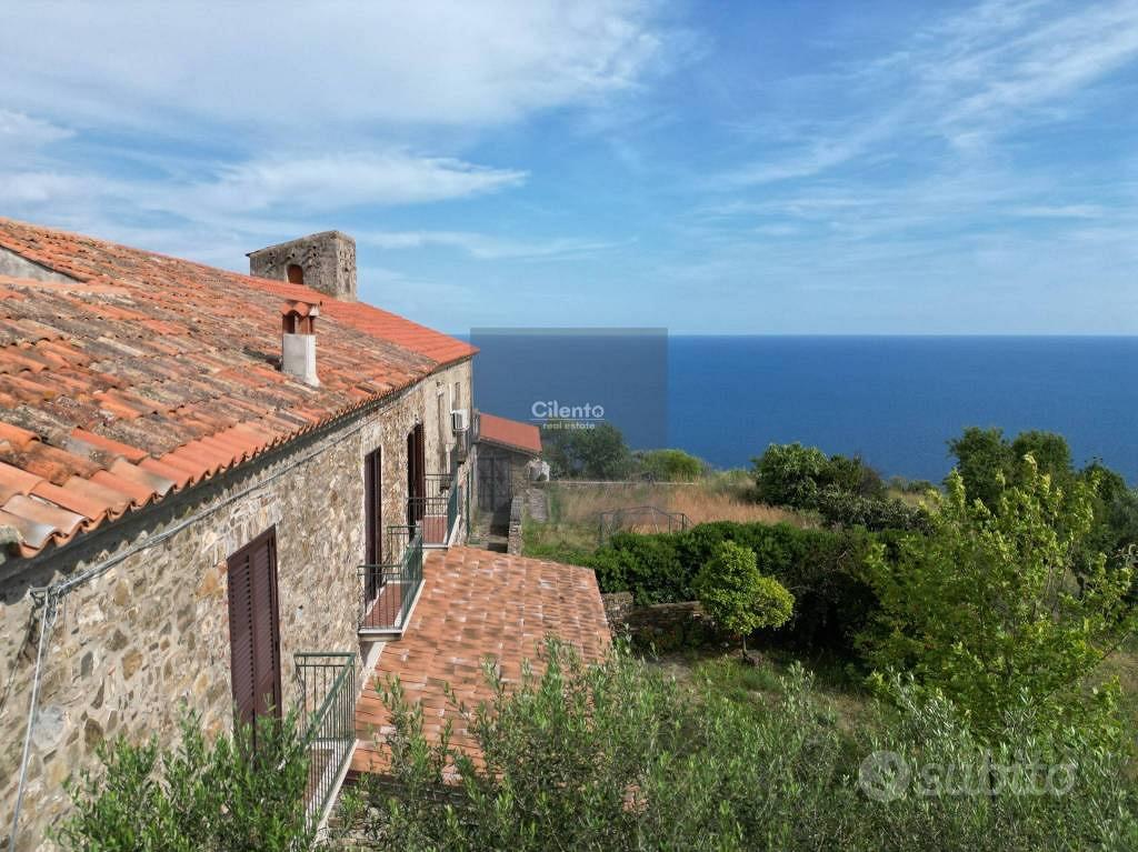 Rustico / Casale di 315 m² con più di 5 locali a P - Altro